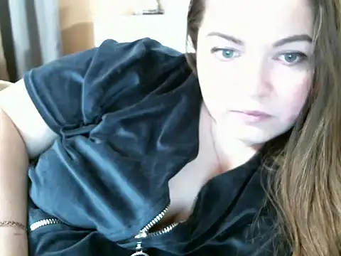 Snapshot of cute__cherry chatting on February 7, 2025, 10:30 pm cute  cherry online show from February 7, 2025, 10:30 pm