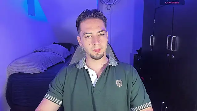 Alex smith00 online show from October 11, 2025, 2:23 am