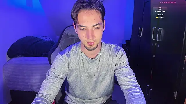 Alex smith00 online show from December 2, 2025, 9:38 pm