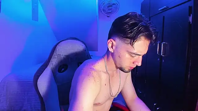 Alex smith00 online show from February 17, 2026, 3:20 pm