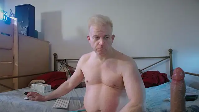 Snapshot of Dragonnyc@xh chatting on April 4, 2026, 9:49 am Dragonnycxh online show from April 4, 2026, 9:49 am