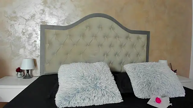 JennaMyers online show from November 3, 2025, 8:23 pm