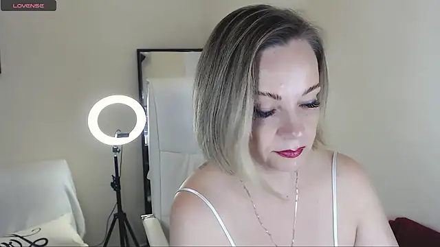Tilly Eliot online show from February 9, 2025, 9:17 pm