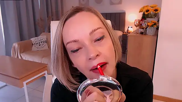 Tilly Eliot online show from January 14, 2026, 8:23 pm