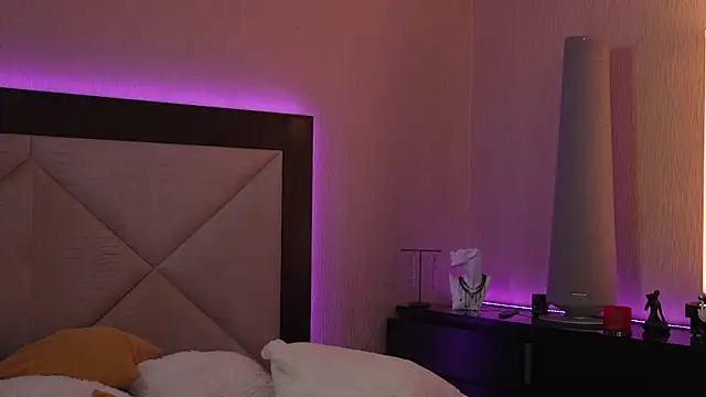 GirlGogo online show from March 18, 2026, 10:21 pm