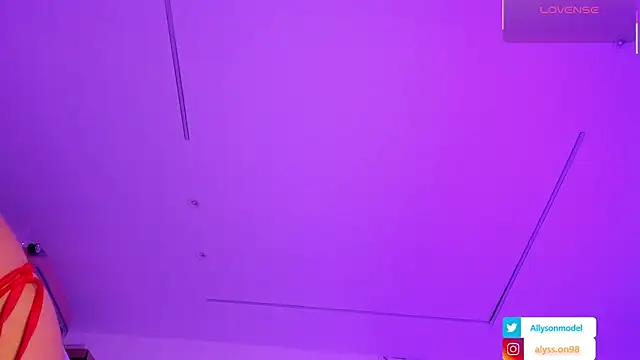 Snapshot of alysson_18 chatting on May 19, 2026, 1:29 pm alysson 18 online show from May 19, 2026, 1:29 pm