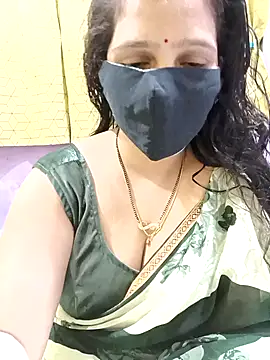 Snapshot of Rising_Smiler chatting on November 19, 2025, 6:08 pm Rising Smiler online show from November 19, 2025, 6:08 pm