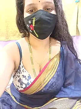 Snapshot of Rising_Smiler chatting on October 13, 2025, 6:09 pm Rising Smiler online show from October 13, 2025, 6:09 pm