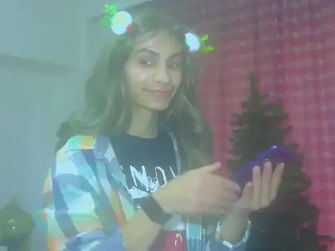 Snapshot of hotSANDRA_STARR chatting on December 14, 2025, 12:44 pm hotSANDRA STARR online show from December 14, 2025, 12:44 pm