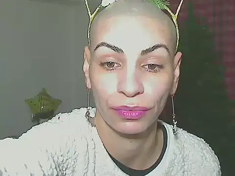 Snapshot of hotSANDRA_STARR chatting on December 22, 2025, 6:24 am hotSANDRA STARR online show from December 22, 2025, 6:24 am