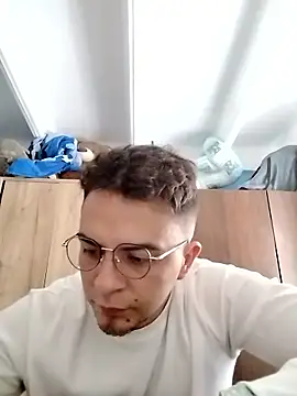 n1ck09797 online show from January 11, 2026, 3:52 pm