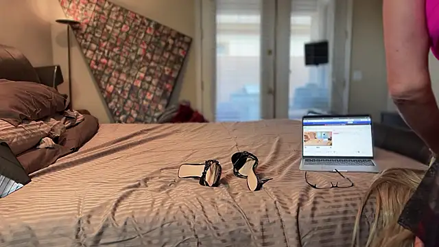 My secret01 online show from January 27, 2025, 11:22 pm