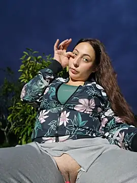 VickyHoult online show from April 21, 2026, 11:22 pm