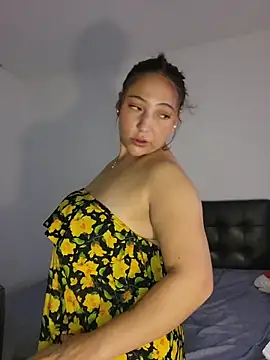 VickyHoult online show from November 15, 2025, 10:14 pm