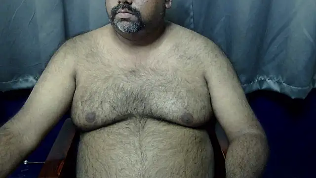 Snapshot of hairysubcub_70 chatting on December 14, 2025, 10:21 am hairysubcub 70 online show from December 14, 2025, 10:21 am