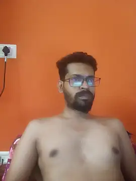 arhan3043 online show from October 13, 2025, 10:39 am