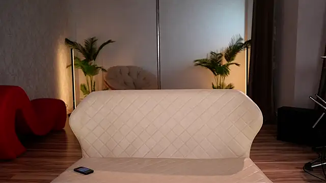 Snapshot of KittyCaitlin chatting on April 21, 2026, 1:42 am KittyCaitlin online show from April 21, 2026, 1:42 am
