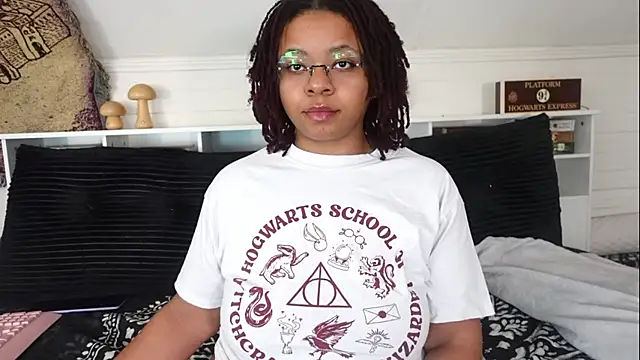 -khayaparker online show from December 22, 2025, 8:53 pm