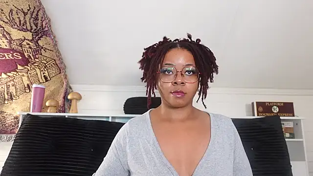 -khayaparker online show from November 9, 2025, 3:16 pm