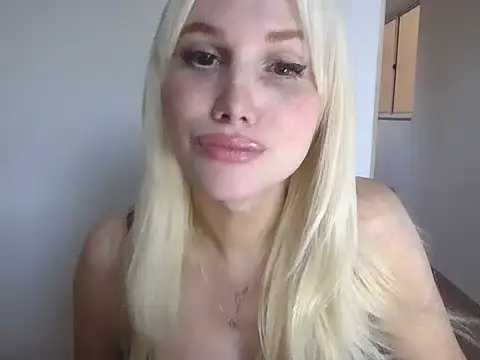 ambersweet33 online show from June 5, 2026, 7:52 pm