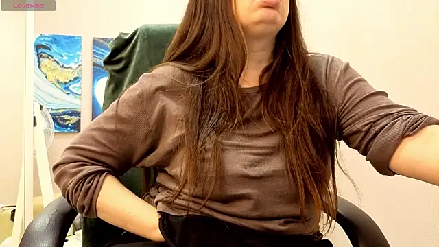 BattyMoll online show from October 19, 2025, 3:37 pm