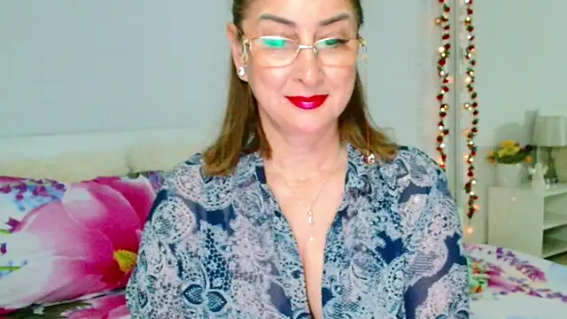 Tyana40 online show from May 16, 2026, 12:53 am