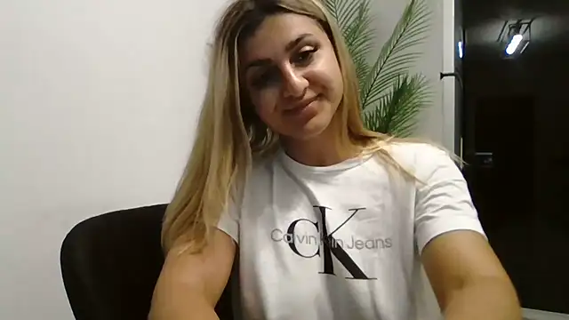 Snapshot of NicolePlay chatting on June 25, 2026, 2:20 am NicolePlay online show from June 25, 2026, 2:20 am