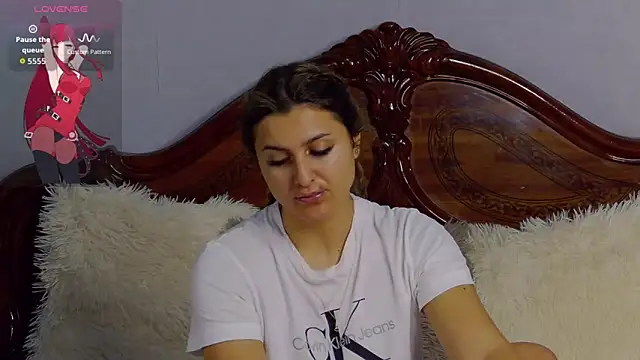 Snapshot of NicolePlay chatting on February 26, 2026, 6:35 am NicolePlay online show from February 26, 2026, 6:35 am