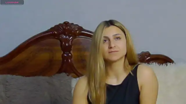 Snapshot of NicolePlay chatting on February 17, 2026, 9:06 am NicolePlay online show from February 17, 2026, 9:06 am