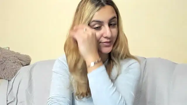 Snapshot of NicolePlay chatting on February 13, 2026, 8:53 pm NicolePlay online show from February 13, 2026, 8:53 pm