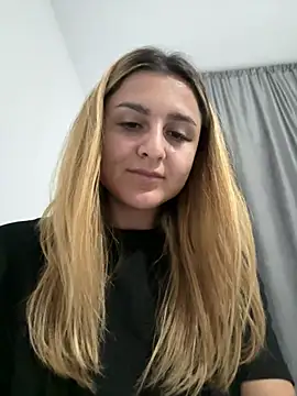 NicolePlay online show from April 17, 2026, 8:00 pm