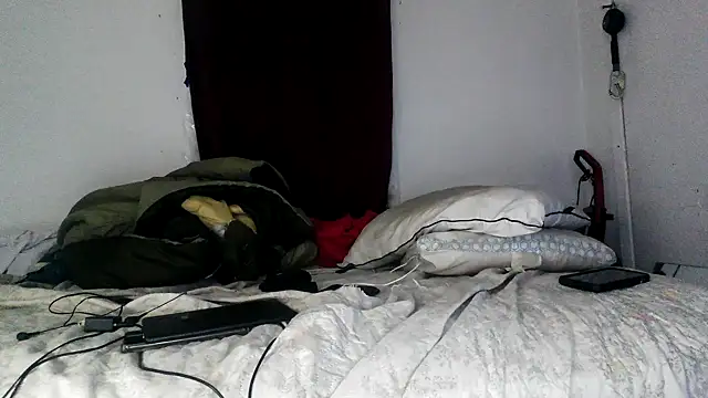 RinsingWood84 online show from December 19, 2024, 7:51 am