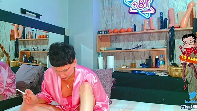 Snapshot of TS_ANNA_ chatting on December 14, 2024, 2:53 pm TS ANNA online show from December 14, 2024, 2:53 pm