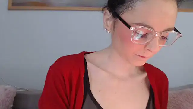 Snapshot of cleophee chatting on April 22, 2026, 5:58 am cleophee online show from April 22, 2026, 5:58 am
