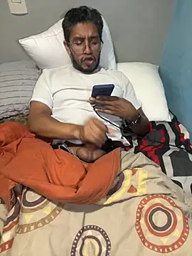 Darkdickhard online show from November 4, 2025, 4:05 am