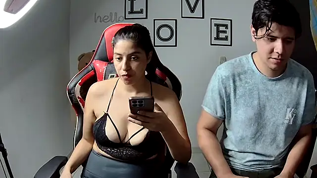 Snapshot of kim_sex_hot chatting on October 15, 2025, 9:23 pm kim sex hot online show from October 15, 2025, 9:23 pm