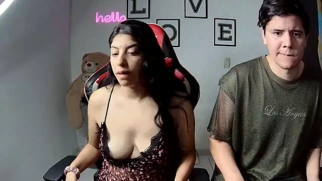 Snapshot of kim_sex_hot chatting on October 17, 2025, 10:07 am kim sex hot online show from October 17, 2025, 10:07 am