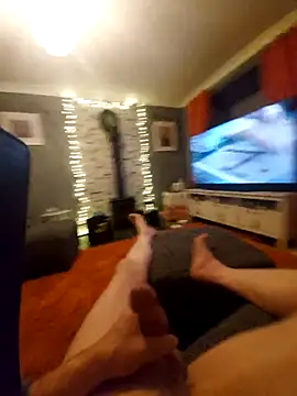 juniperberi29 online show from November 6, 2025, 5:39 pm