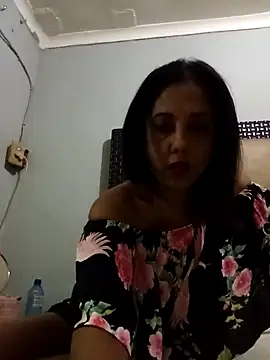 Mahi4luv online show from April 26, 2026, 7:44 pm