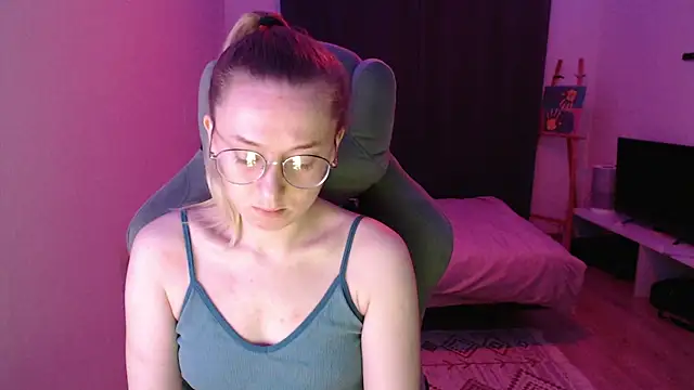 AnabelFrel online show from December 18, 2025, 1:11 am