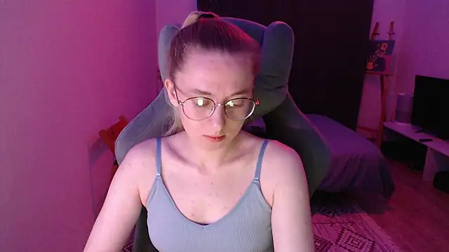 AnabelFrel online show from September 18, 2025, 12:35 am