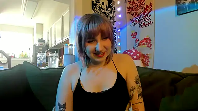 Snapshot of LedaBun chatting on February 28, 2026, 6:51 pm LedaBun online show from February 28, 2026, 6:51 pm