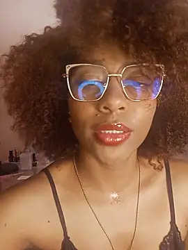 thaimy  online show from March 19, 2026, 2:44 am