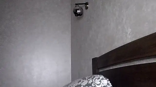 JulianaGold1 online show from November 18, 2025, 10:45 pm