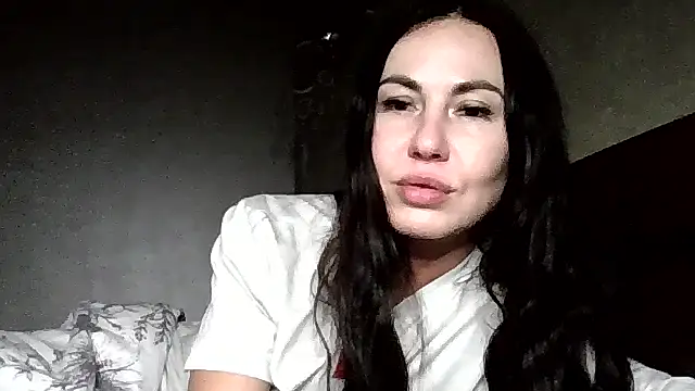 JulianaGold1 online show from March 6, 2026, 6:58 pm