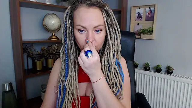 KayaMagic online show from February 26, 2025, 5:10 pm