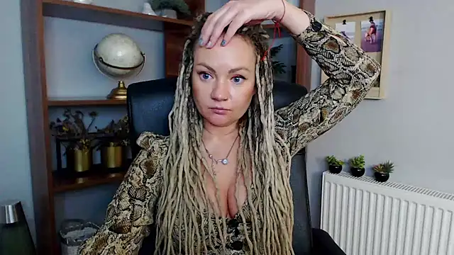 KayaMagic online show from December 18, 2024, 5:21 pm