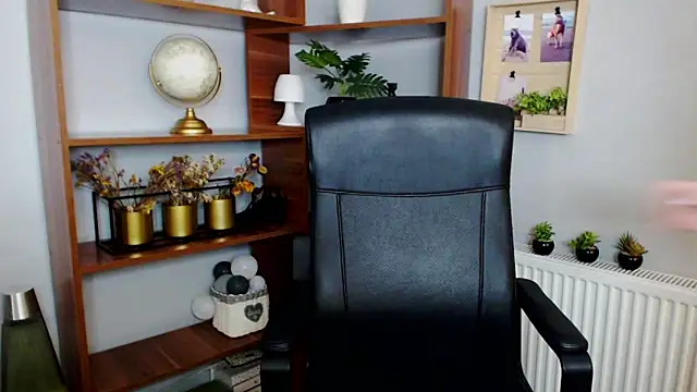 KayaMagic online show from March 11, 2025, 5:13 pm