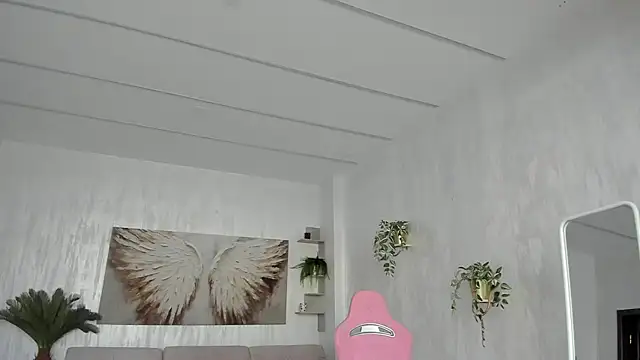 Snapshot of TiffanyHouston_ chatting on January 13, 2026, 7:23 am TiffanyHouston online show from January 13, 2026, 7:23 am