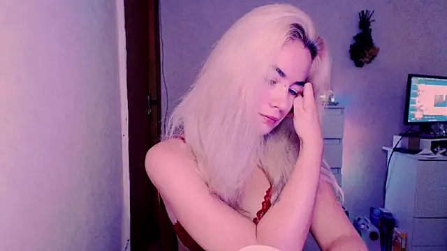 xxxcharismaaa online show from July 18, 2026, 4:10 am
